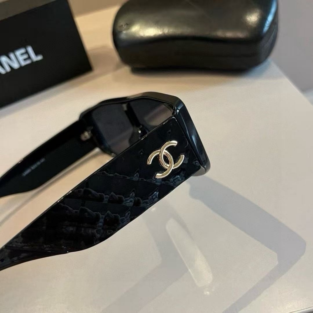 CHANEL Matelasse Sunglasses Black - Picture 8 of 8